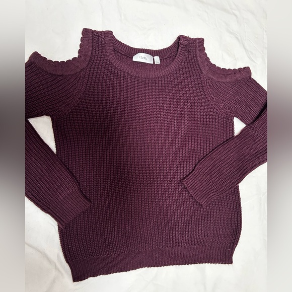 Cloth by RD cold shoulder scoop neck sweater, deep plum. Size XS - Picture 4 of 8